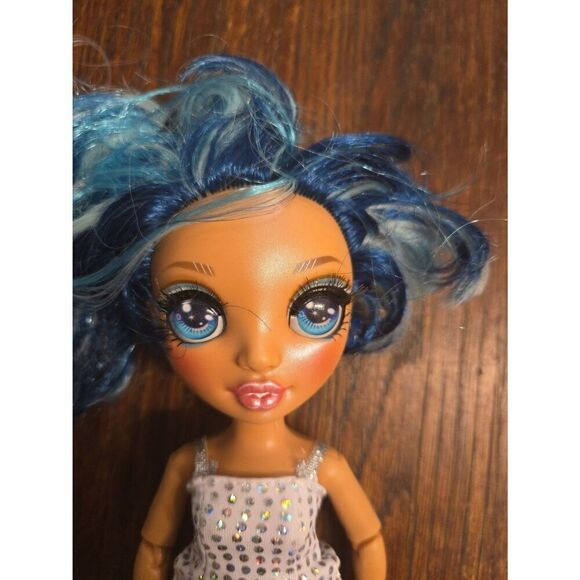 Rainbow High doll girls toy - Picture 2 of 4